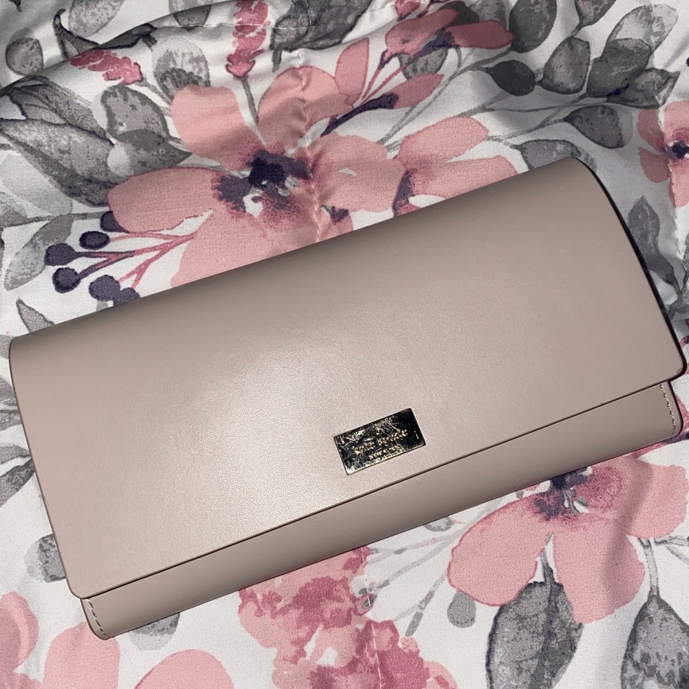 KATE SPADE WALLET♠️✨💗